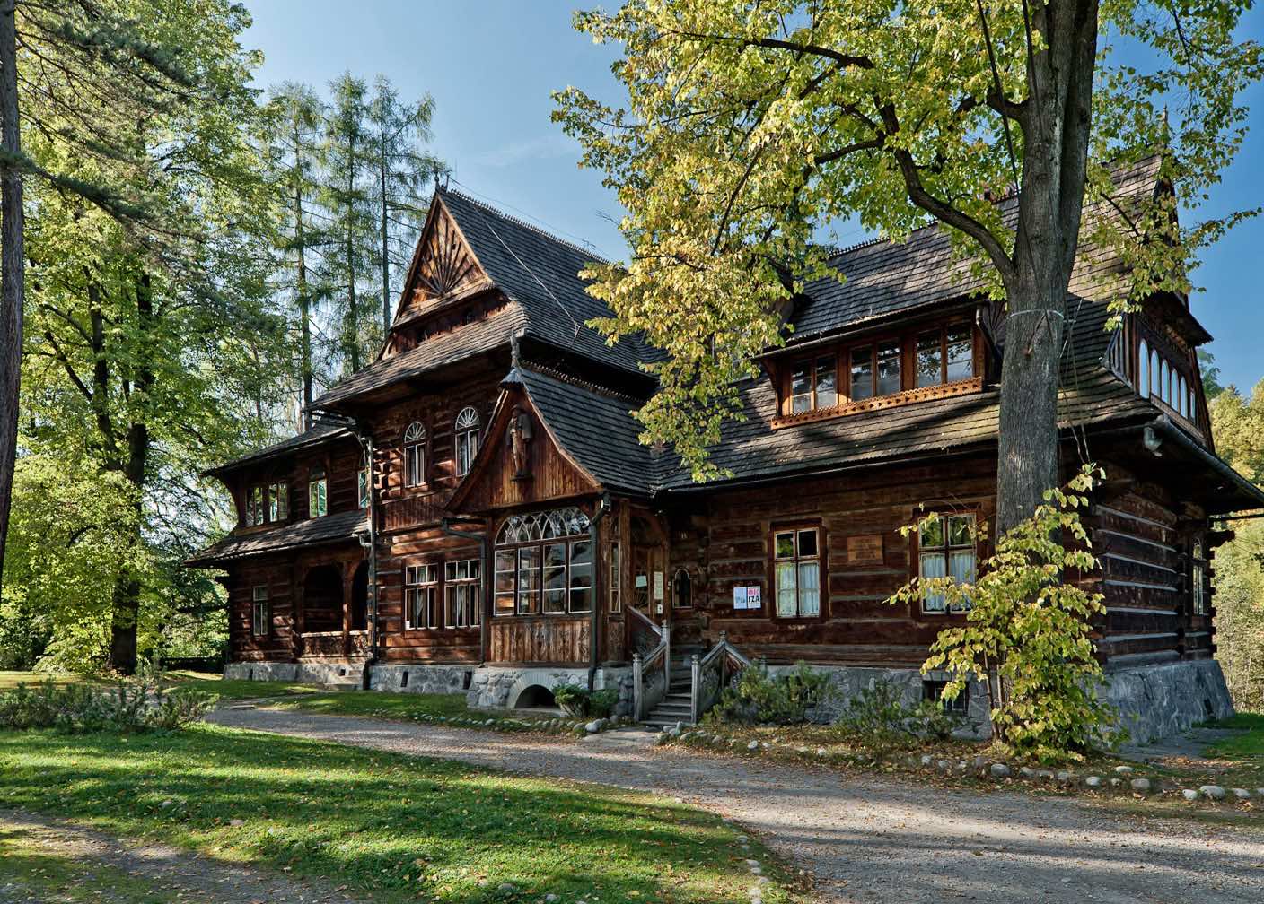 Drewniana willa „Koliba” w stylu zakopiańskim